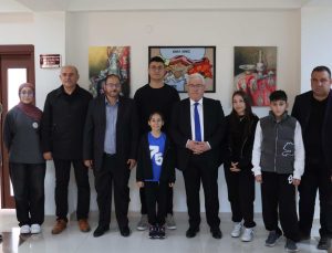Savunmadan Sanata: Genç Tasarımlar Özel Gün Kartı ve Tişört Tasarım Yarışması Ödül Töreni Gerçekleştirildi