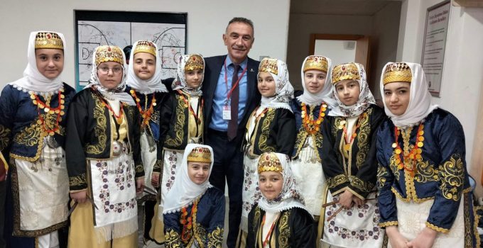 Nevşehirli Öğrenciler Halk Oyunları Bölge Finallerinde Dereceyle Döndü